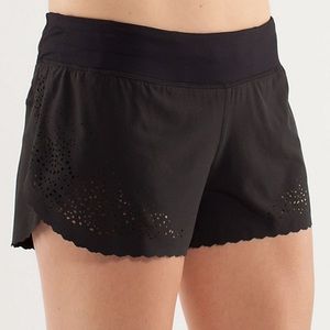 LULULEMON Laser Cut Marathon Shorts Black Women’s Size 8